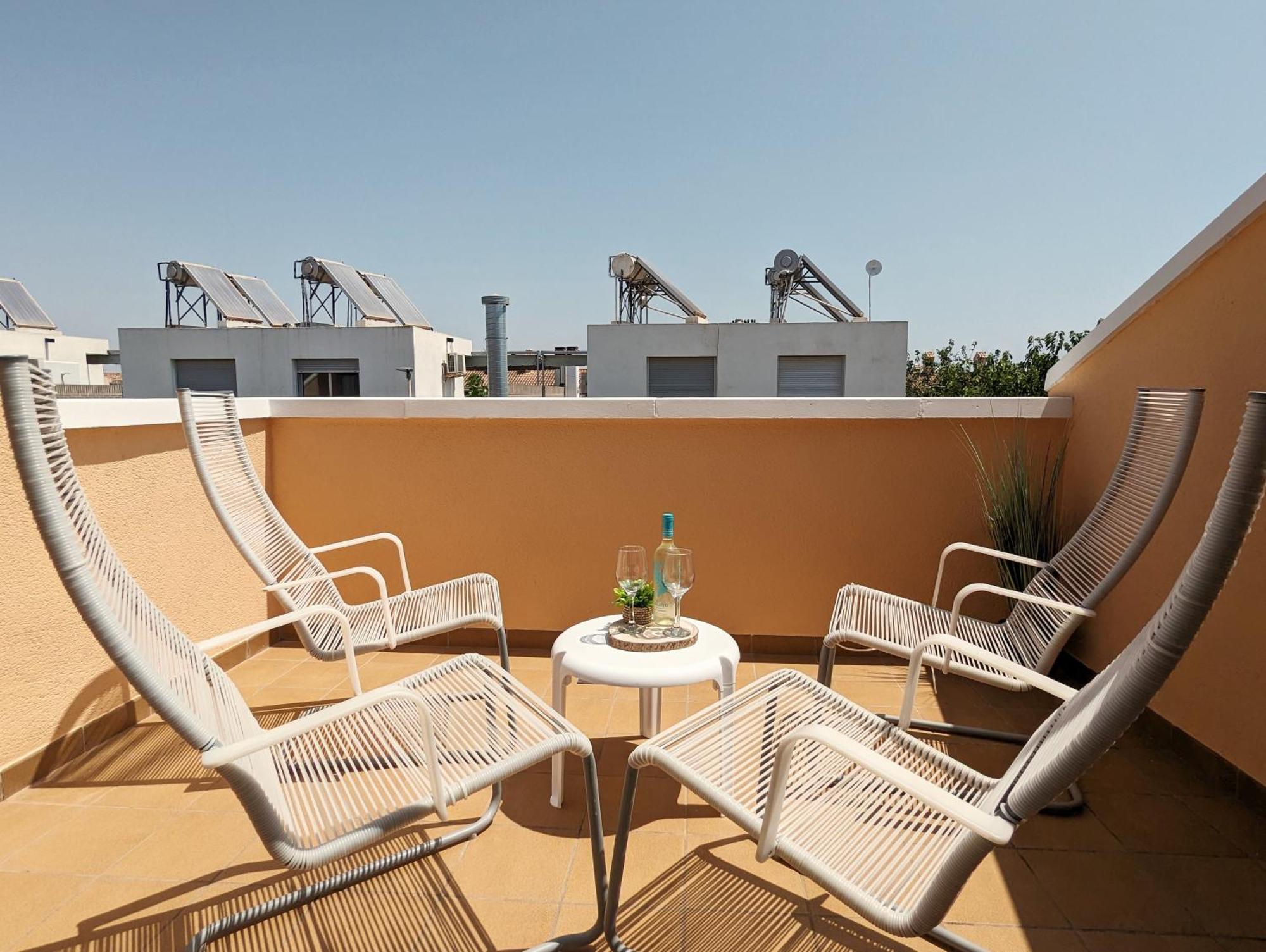 Apartamento Las Palmeras - Con Terraza, Barbacoa, Aire Acondicionado Y A 250M De La Playa! Лос Алказарес Экстерьер фото